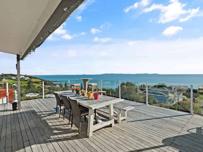 43 Seaview Road, Cable Bay