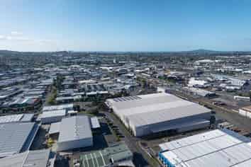 Large Warehouse & Yard Avail Q3 2027