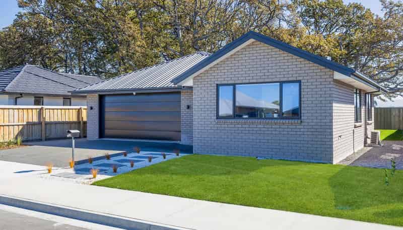 27 Crossley Avenue, Ravenswood