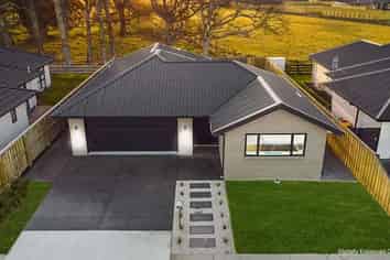 27 Crossley Avenue, Ravenswood