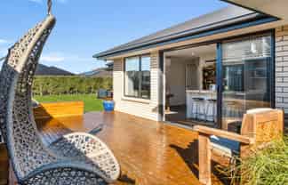 64 Quinn Crescent Woodend, Woodend