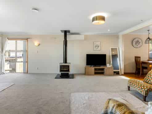6 Andrew Road, Howick