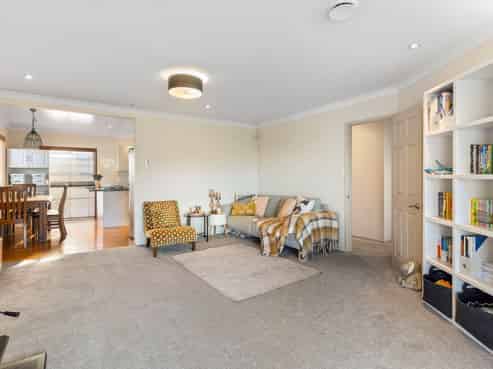 6 Andrew Road, Howick