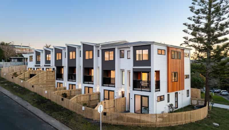 2/90 Stredwick Drive, Torbay