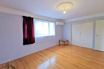 93 Hendry Avenue, Hillsborough