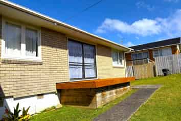 93 Hendry Avenue, Hillsborough