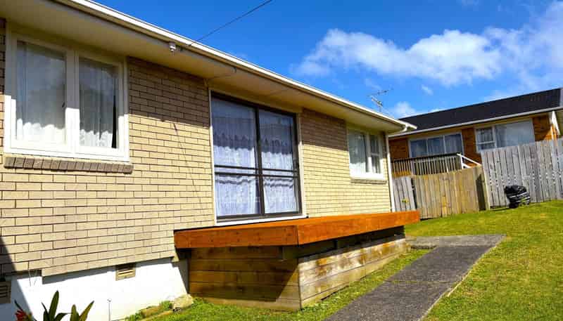 93 Hendry Avenue, Hillsborough