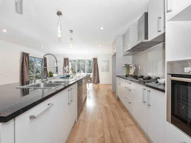 98 Tiriwa Drive, Massey