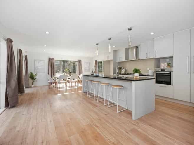98 Tiriwa Drive, Massey