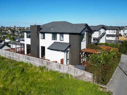 24 Bearing Parade, Long Bay