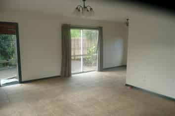 b/14 Francis Dr, Katikati