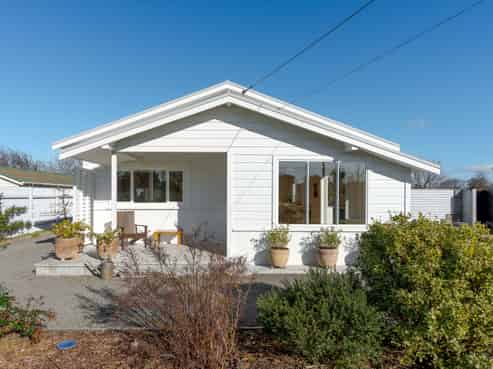 2 Naples Street, Martinborough