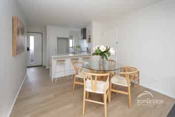 30E Hills Road, Edgeware