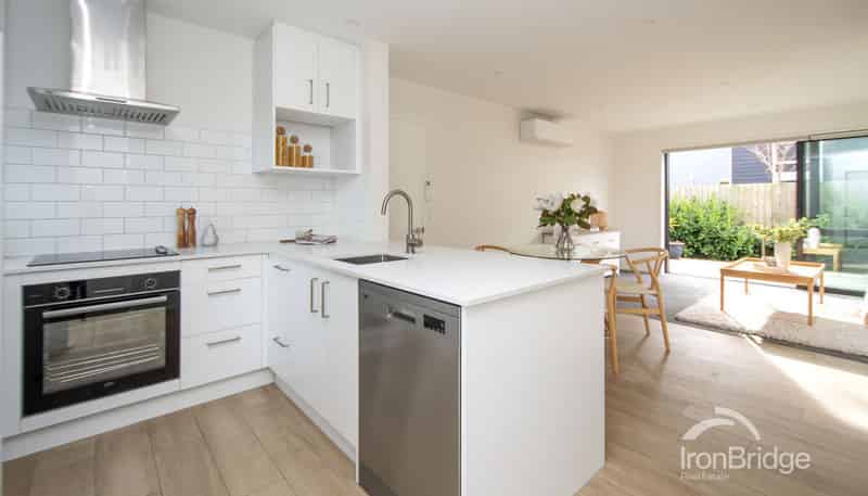 30E Hills Road, Edgeware