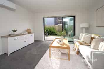 30E Hills Road, Edgeware