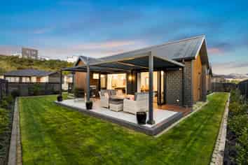 61 Queen Charlotte Drive, Aotea