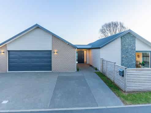 47 Hudson Place, Paraparaumu
