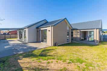 47 Hudson Place, Paraparaumu