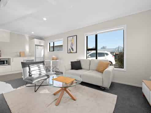 1/17 Vialou Street, Hamilton Central