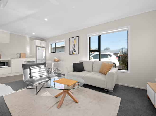 1/17 Vialou Street, Hamilton Central