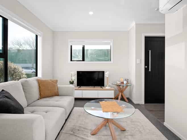 1/17 Vialou Street, Hamilton Central
