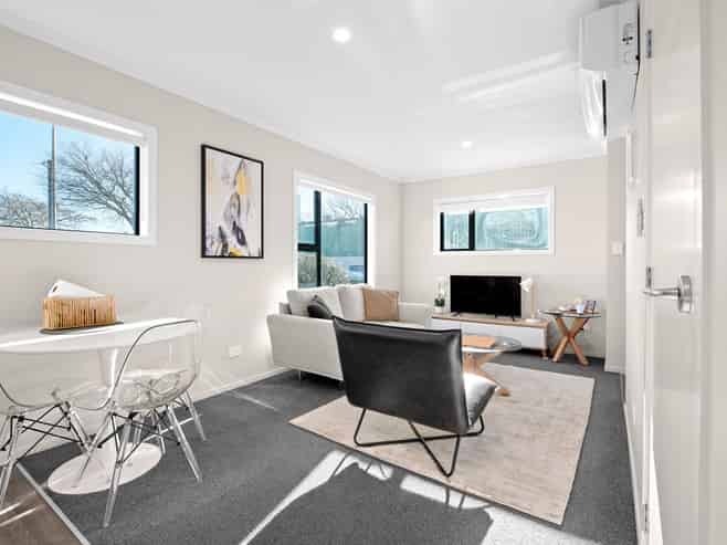 1/17 Vialou Street, Hamilton Central