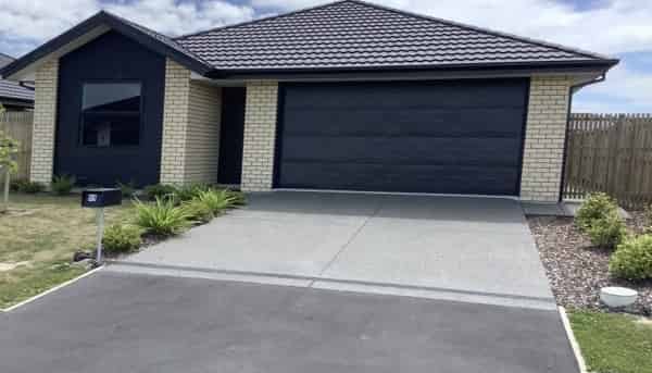 91  Oaks Drive, Lincoln