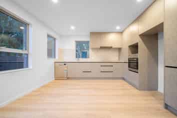 26E Trojan Crescent, New Lynn