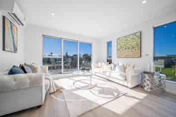 26A Trojan Crescent, New Lynn