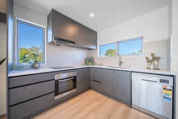 26A Trojan Crescent, New Lynn
