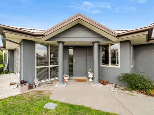 244 Southfield Drive, Lincoln