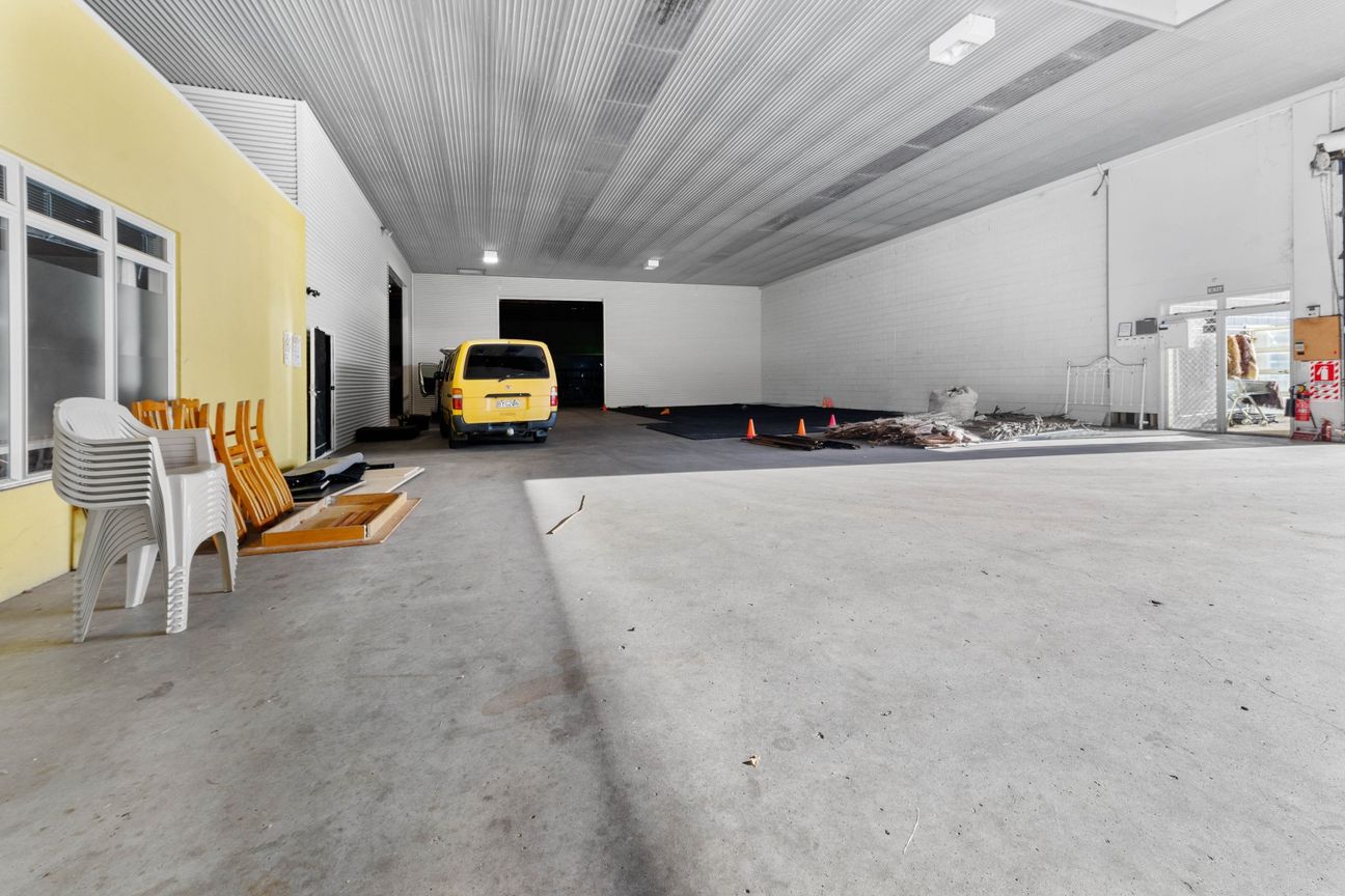 Eastside Extravaganza For Lease! - View 3