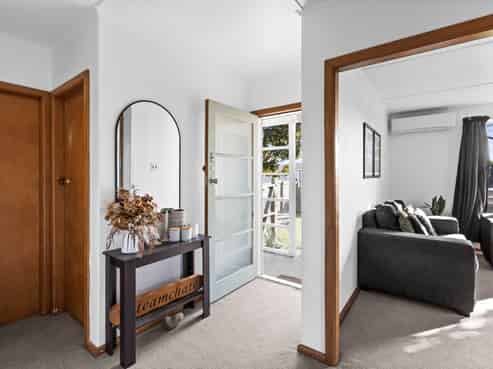 1/64 Riverbend Road, Onekawa
