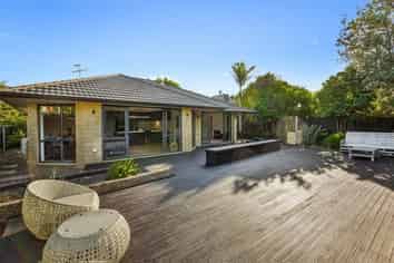 15 Elliot Street, Riverhead