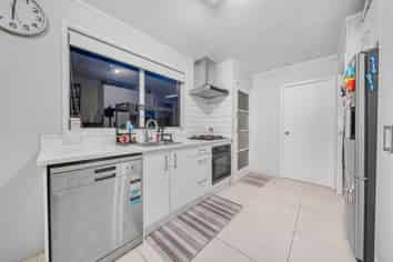 8A Iota Place, Clover Park