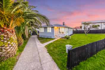 21 Farnborough Crescent, Mangere