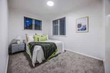 21 Farnborough Crescent, Mangere