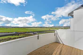 14/150 Chapel Road, Flat Bush