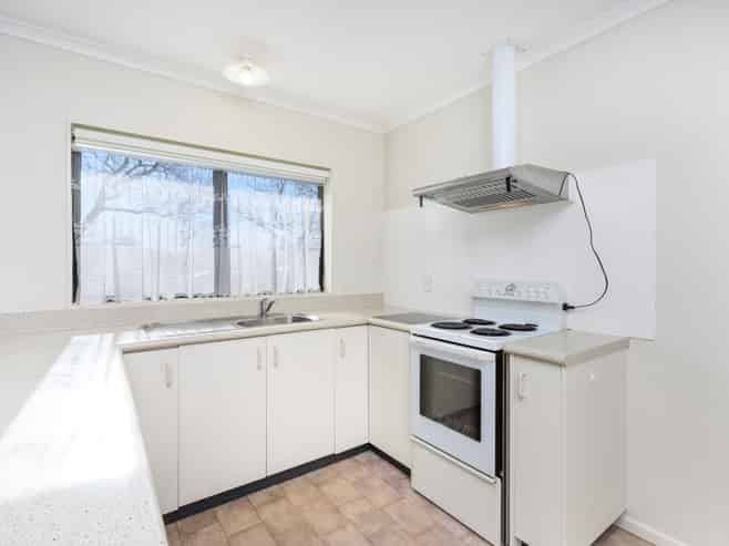 714 Pioneer Highway, Takaro