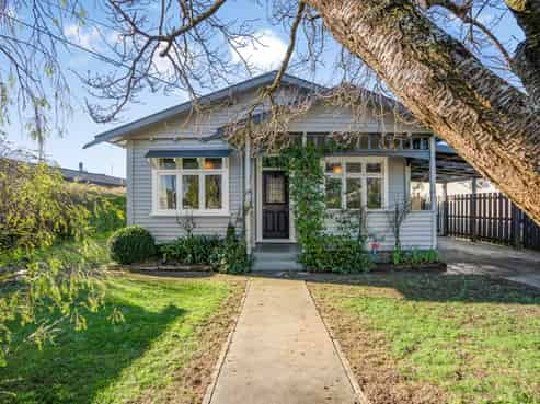 6 Davy Street, Carterton