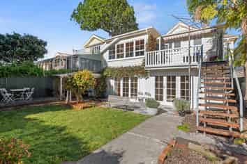 29 Queens Parade, Devonport