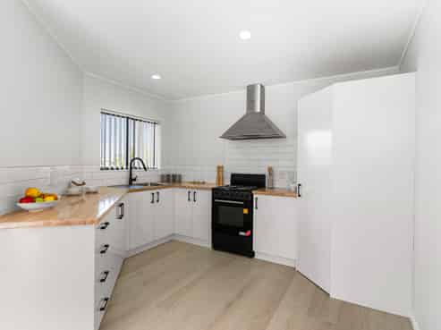 9 Eloise Place, Clendon Park