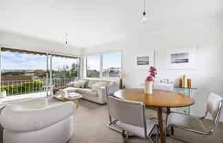 4/134 Calliope Road, Devonport