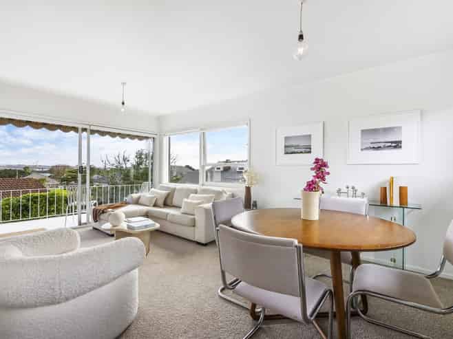 4/134 Calliope Road, Devonport