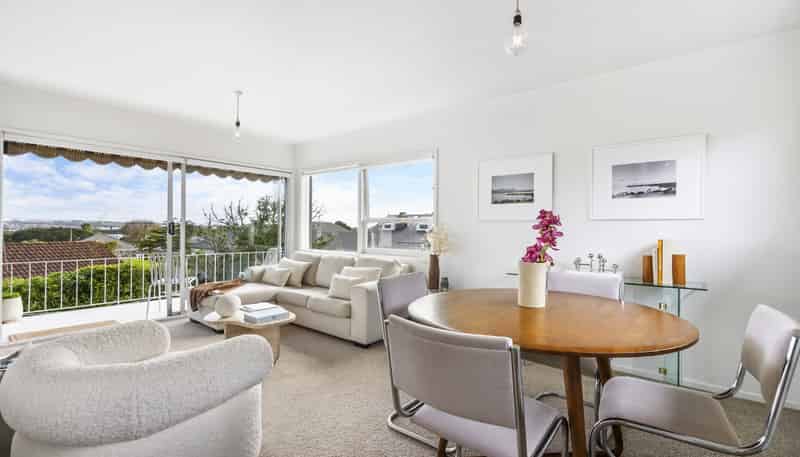 4/134 Calliope Road, Devonport
