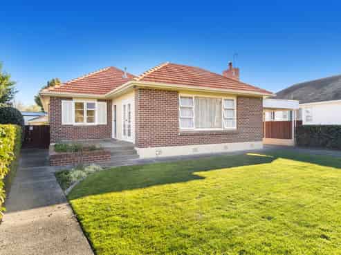 79 Savage Crescent, West End