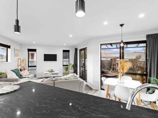 8A Shetland Place, Westbrook