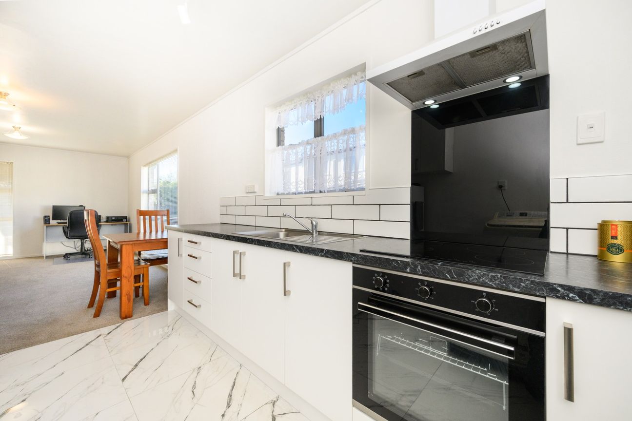 LOW MAINTENANCE LIVING AT ITS BEST - Więcej