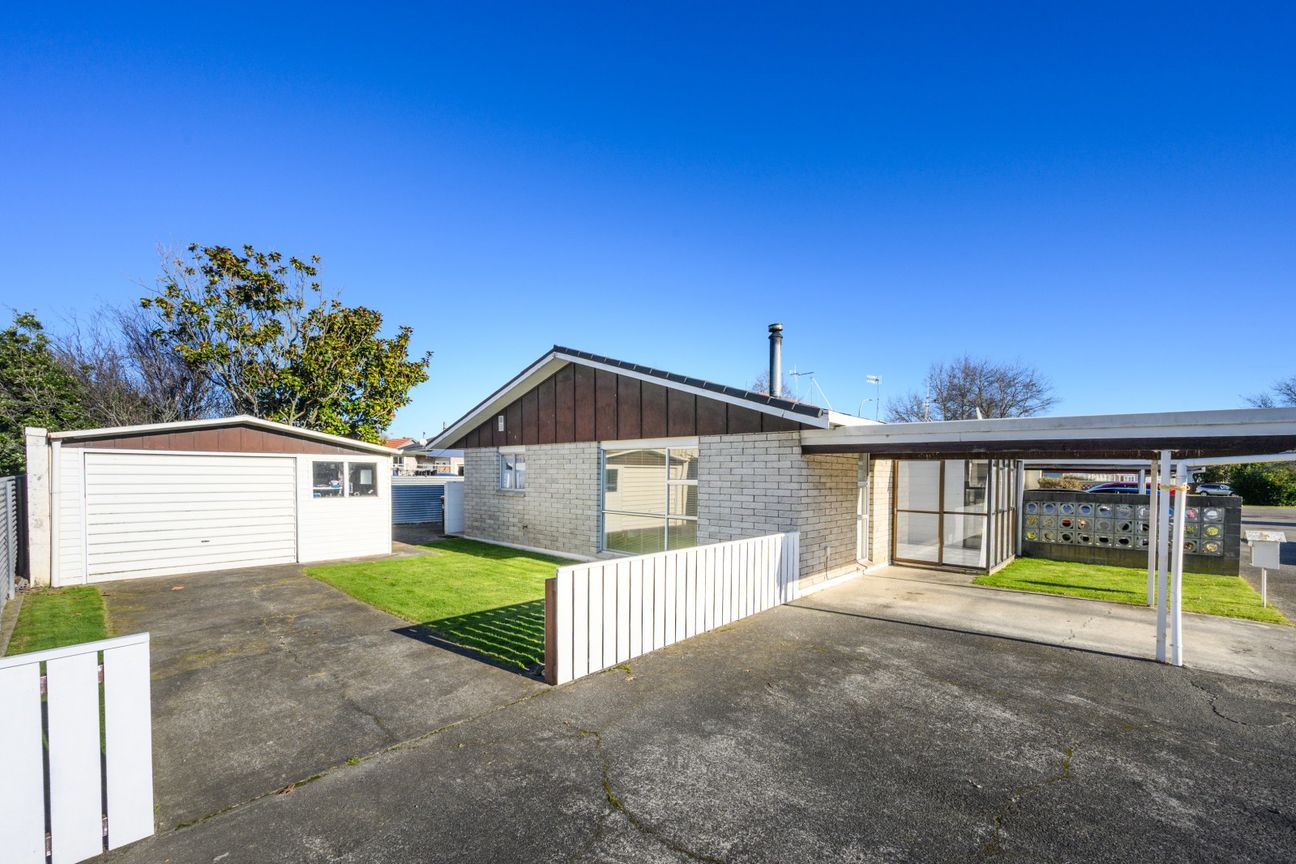 LOW MAINTENANCE LIVING AT ITS BEST - Widok 3