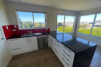 1/28 Beach Road, Castor Bay